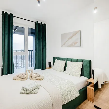 Legnicka Apartment *